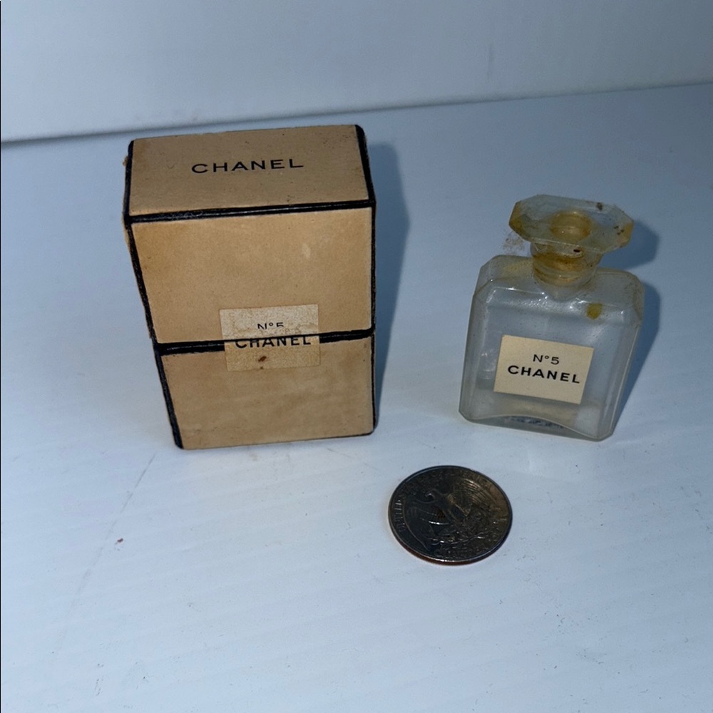 Vintage tiny‎ CHANEL N°5 Miniature Perfume with Box